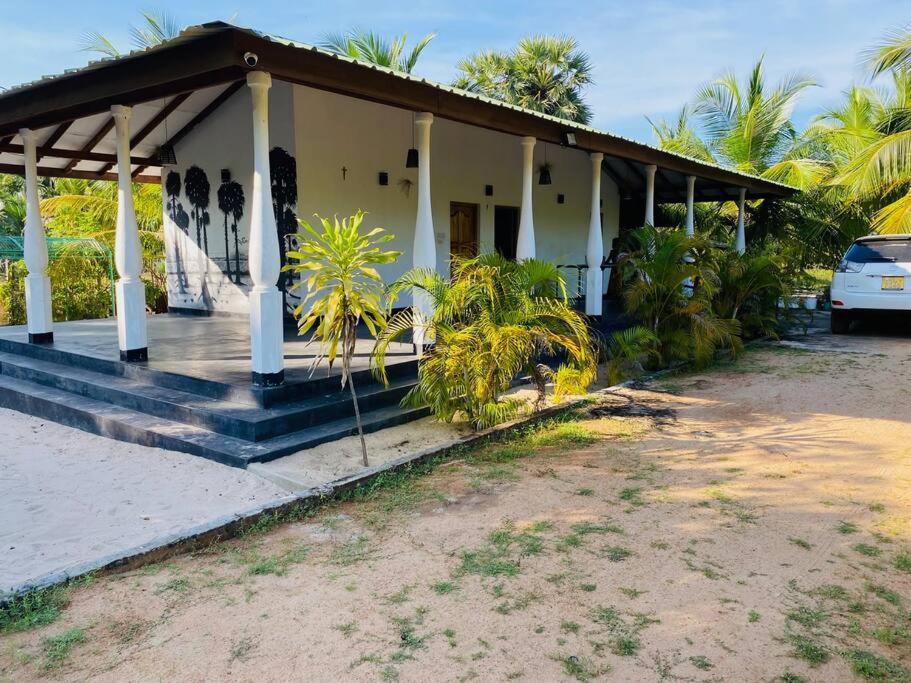 Garden Oasis With 1 Bedroom & 1 Bathroom Batticaloa Exterior photo