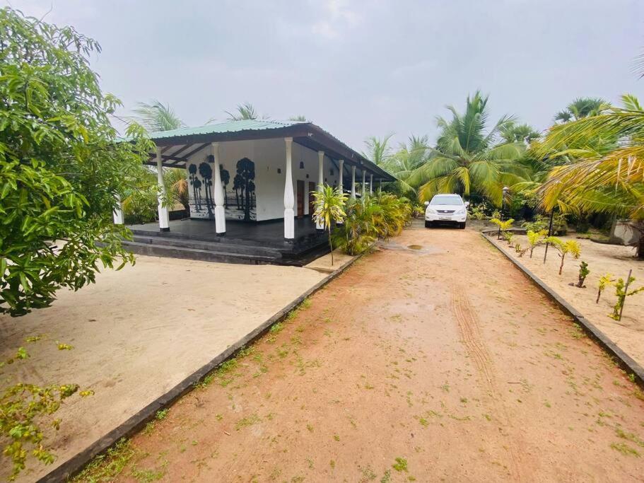 Garden Oasis With 1 Bedroom & 1 Bathroom Batticaloa Exterior photo